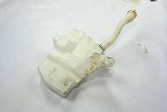 FİESTA ÇIKMA YEDEK PARÇA FORD CIKMA YEDEK KUGA YENİ KASA CAM SU BİDONU